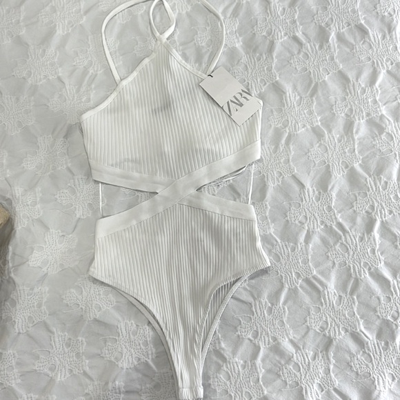 New Zara  White Ribbed cutout Bodysuit - Picture 9 of 13